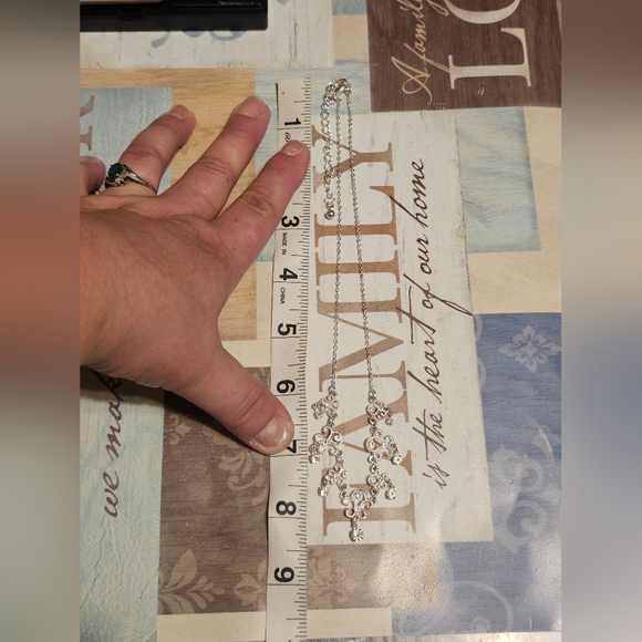 Vintage Avon Silver Tone Jewelry Set - Picture 5 of 8